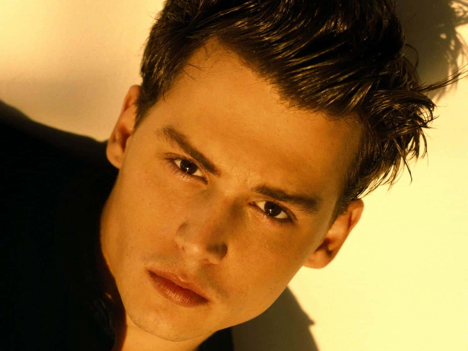 20+ Best 90s Hairstyles For Men to Try in 2023 - Back to the Future