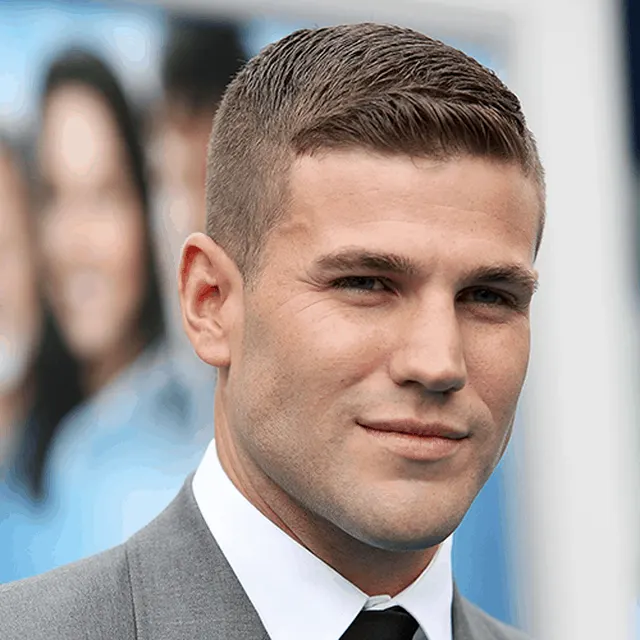 Image of The Ivy League hairstyle for men with oval faces