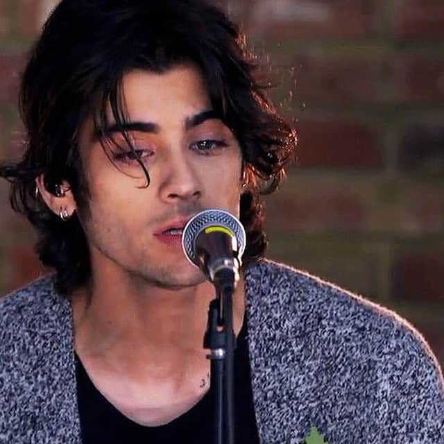 Zayn Malik's “Eyeliner Selfie” is Actually a Muslim Tradition, zayn malik  long hair HD phone wallpaper | Pxfuel