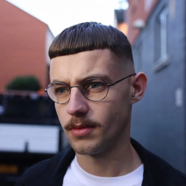 18 Cool Mushroom Haircut and Bowl Cut Styles for 2021