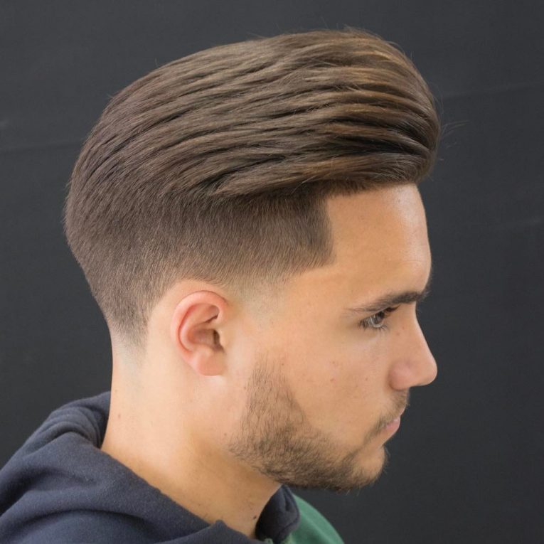 70 Best Male Haircuts For Round Faces [Be Unique in 2021]