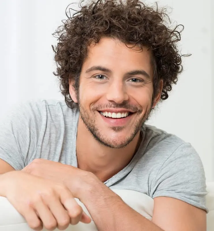 short curly hairstyle for men