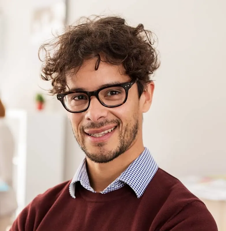 messy hairstyle for men