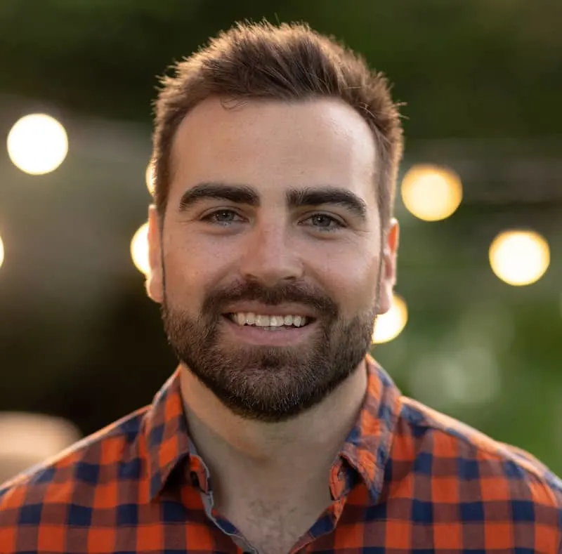 short stubble beard