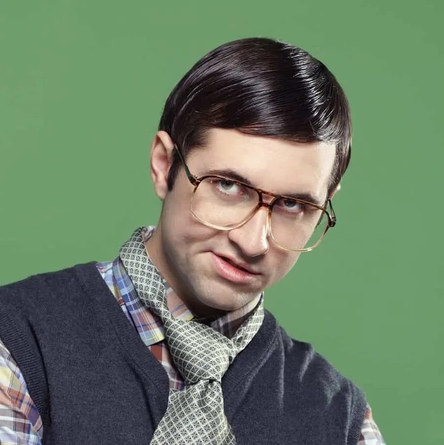 sleek hairstyle for nerdy men