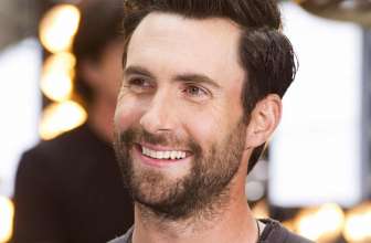 60 Classy & Simple Adam Levine Haircut Styles – All His Favorite